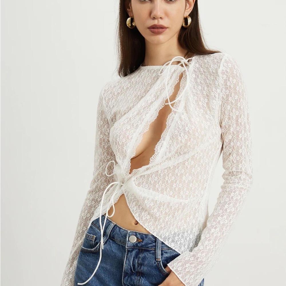 Commense Floral Lace Tied Blouse